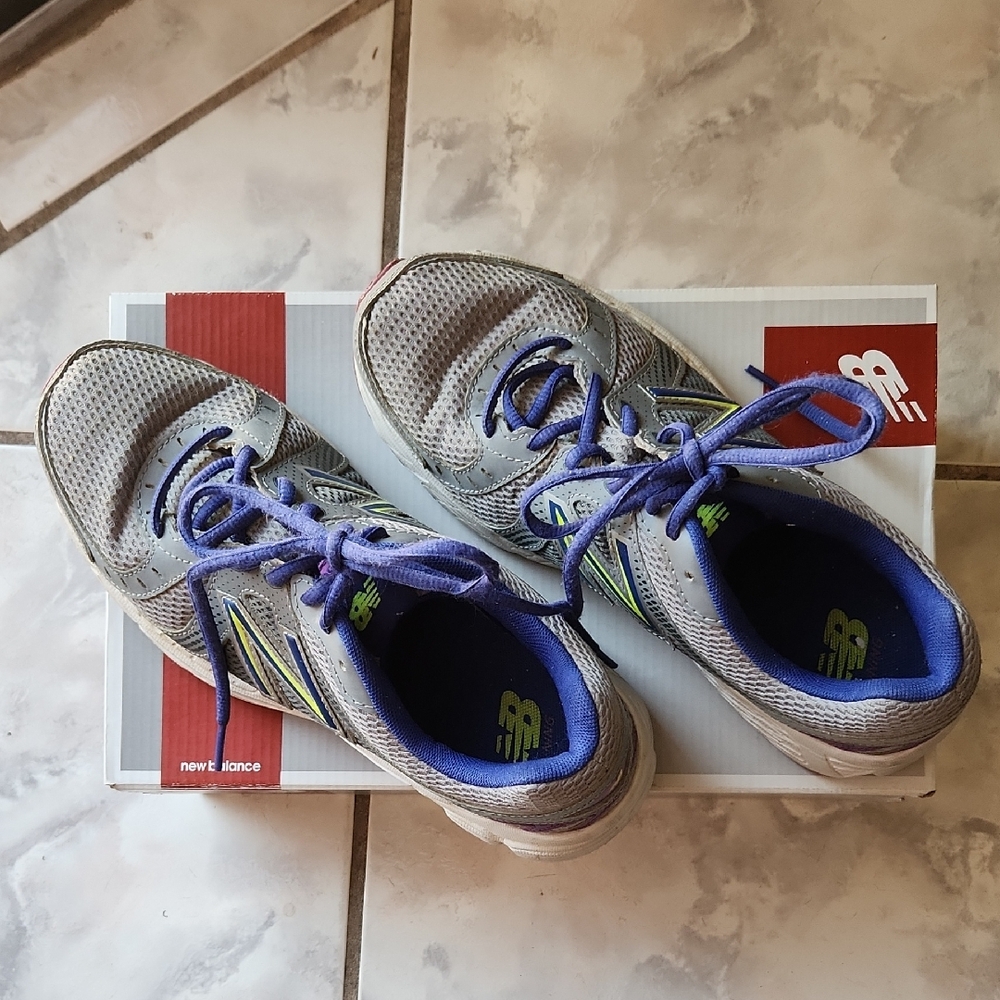 New Balance Gray Sneakers with Blue Highlights
